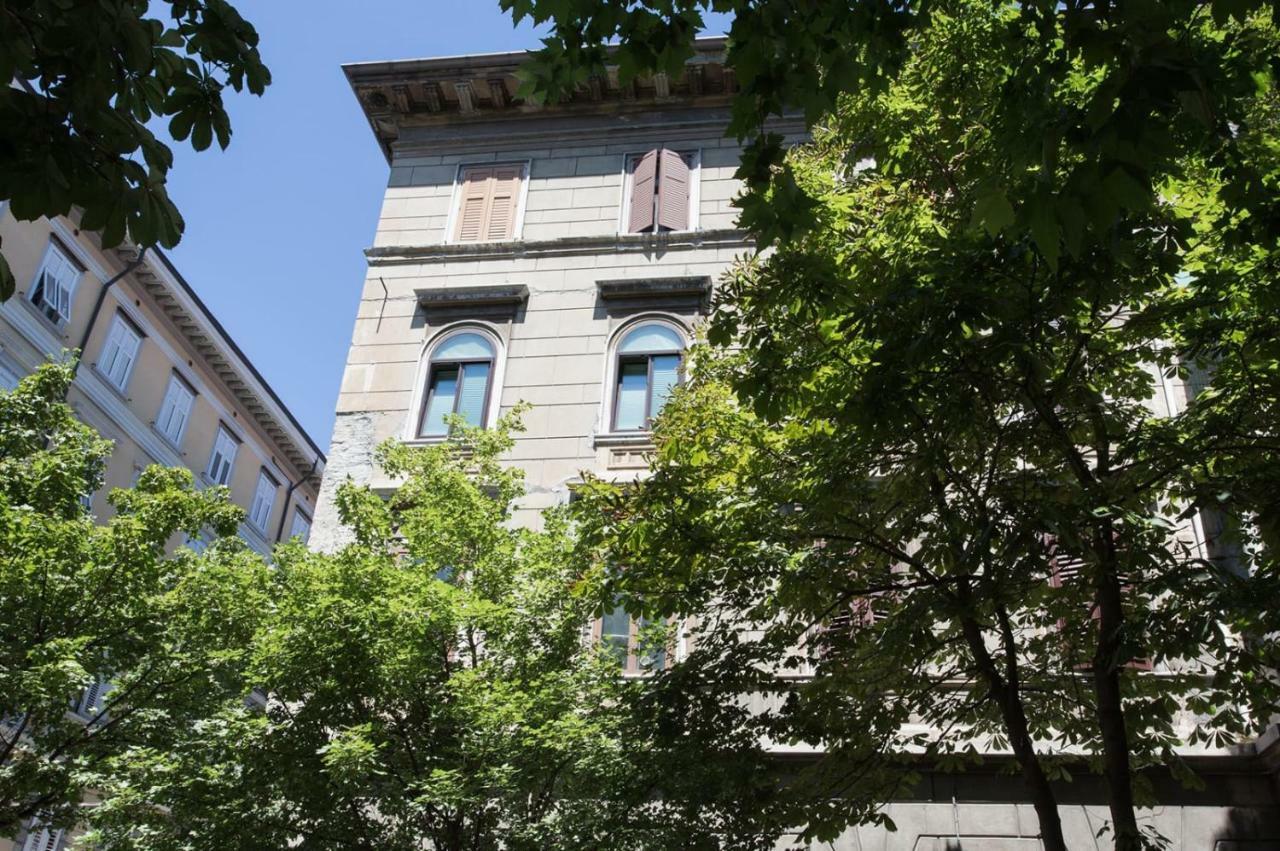 Centro Citta Teatro Hotel Trieste Luaran gambar